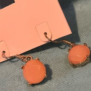 2/10$ Dainty drop earrings
